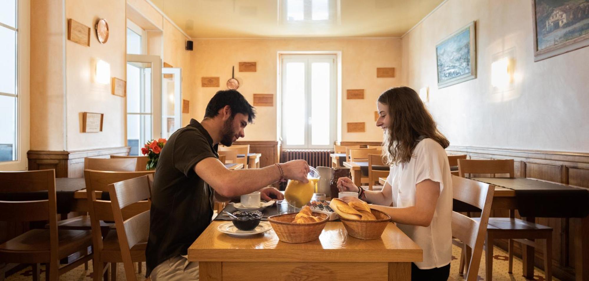 Hotel Restaurant Pecoitz แซงต์-ฌอง-ปี-เดอ-ปอร์ ภายนอก รูปภาพ