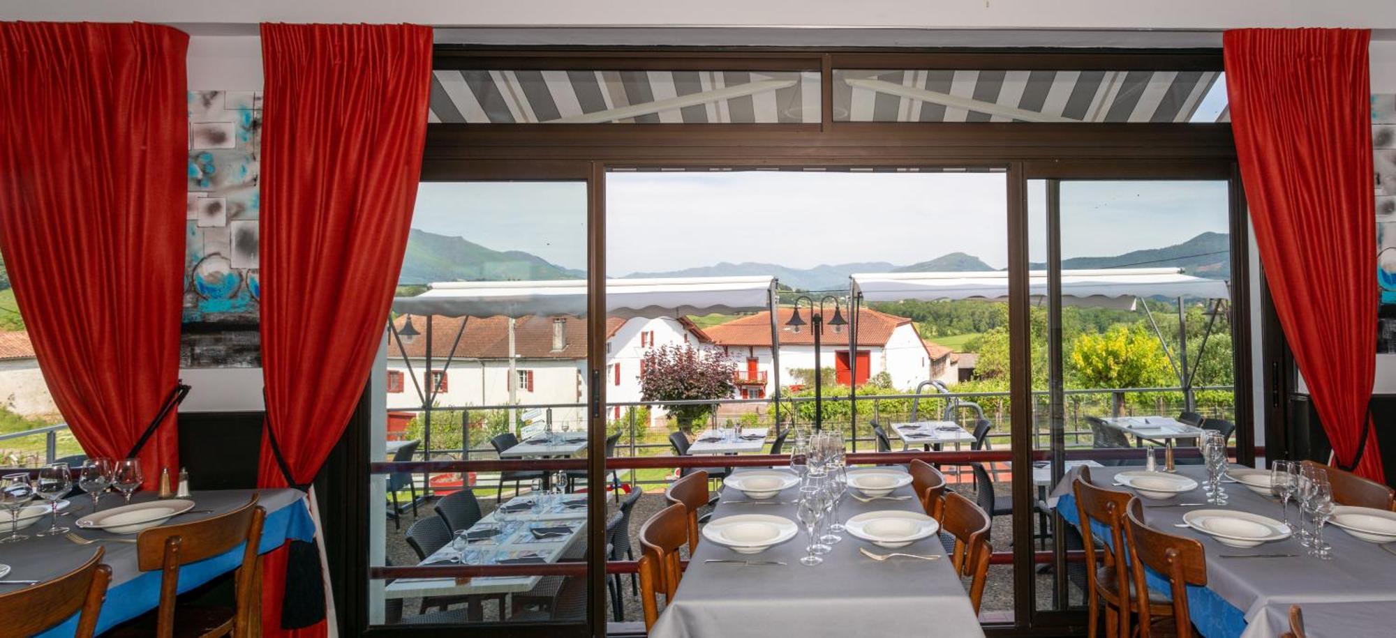 Hotel Restaurant Pecoitz แซงต์-ฌอง-ปี-เดอ-ปอร์ ภายนอก รูปภาพ