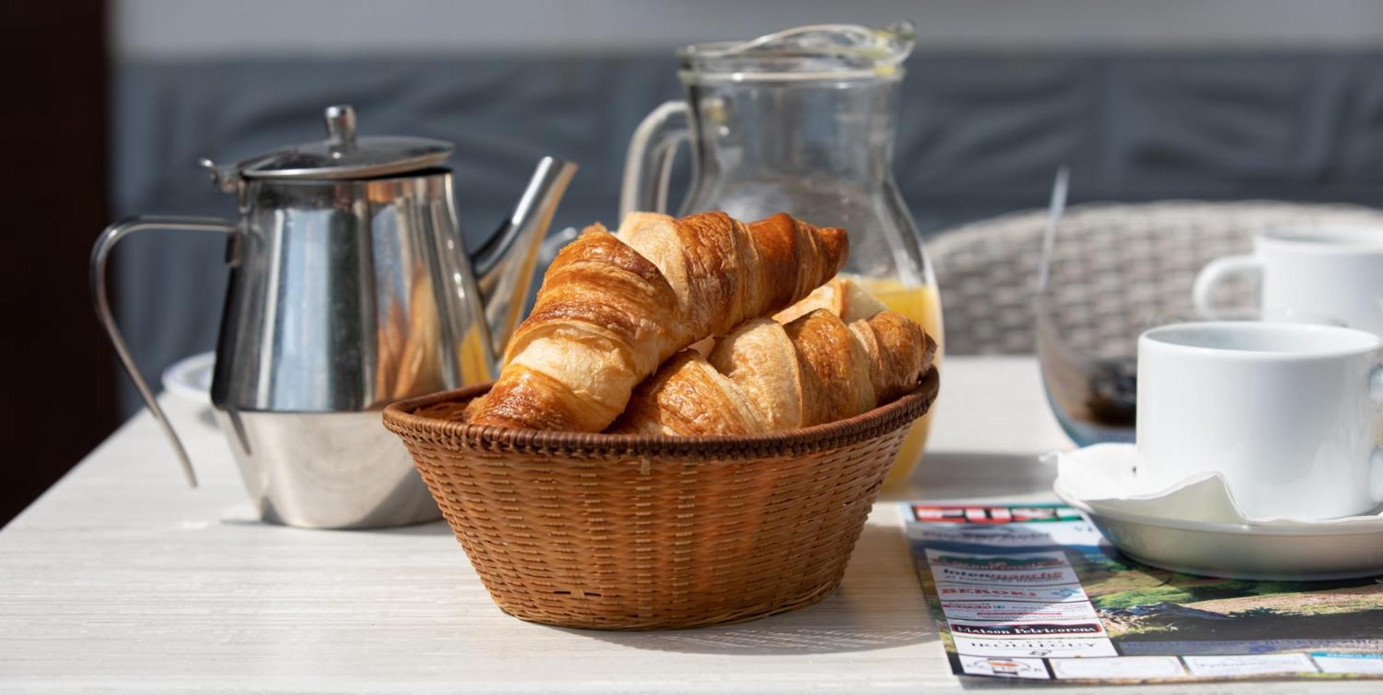 Hotel Restaurant Pecoitz แซงต์-ฌอง-ปี-เดอ-ปอร์ ภายนอก รูปภาพ